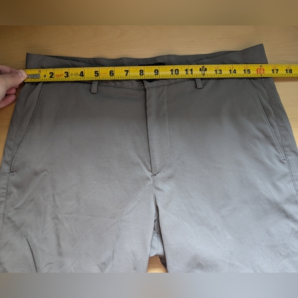 THEORY Men Short Classic Fit Size 32 Made In USA Color Kaki/Gray - Picture 8 of 10